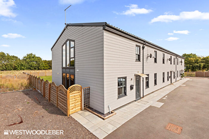 4 Bedroom Barn Conversion To Rent In Elbow Lane, Hertford Heath, SG13