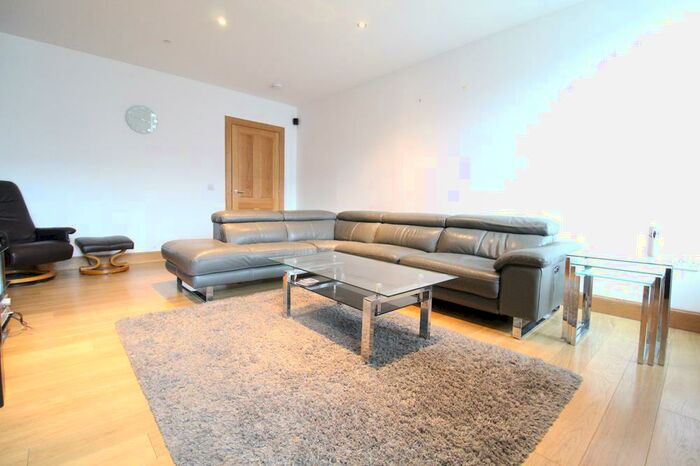 2 Bedroom Flat To Rent In Union Street, Aberdeen, AB10