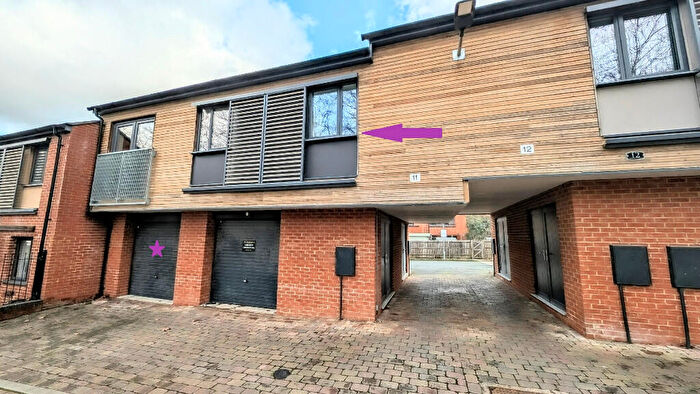 2 Bedroom Coach House For Sale In Monkton Drive, Bordon, Hampshire, GU35