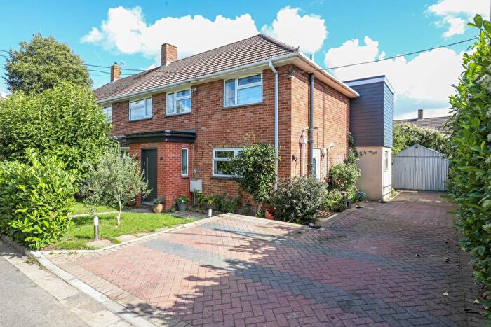 3 Bedroom Semi Detached House For Sale In Salisbury Road, Blandford Forum, DT11