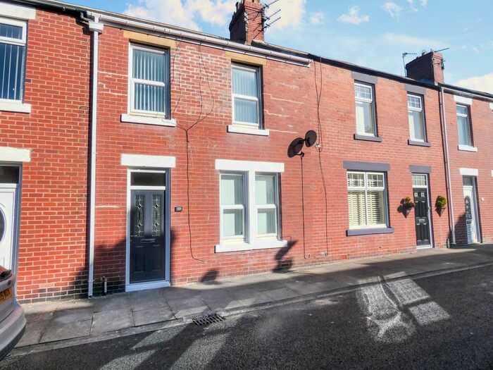 3 Bedroom Terraced House To Rent In Simonside Terrace, Newbiggin-By-The-Sea, NE64