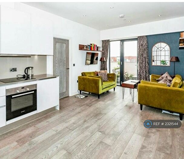 2 Bedroom Flat To Rent In Bath Road, Slough, SL1