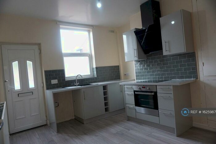 3 Bedroom Terraced House To Rent In Queens Road, Sheffield, S20