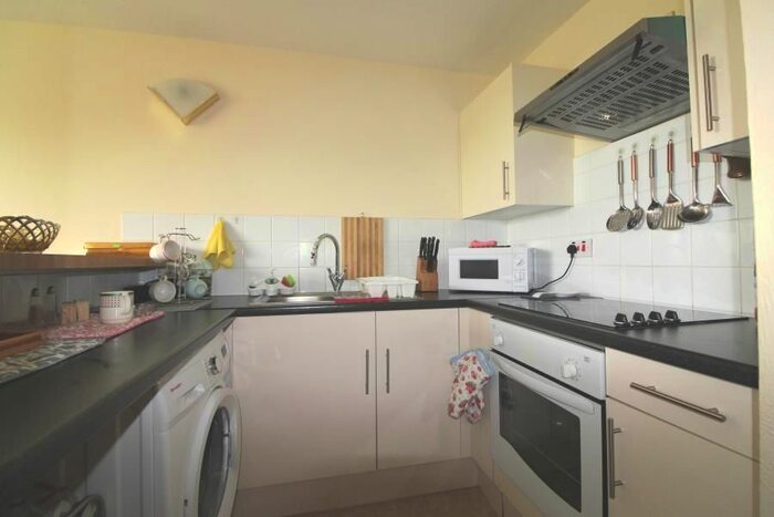 1 Bedroom Flat To Rent In Maltby Drive, Enfield, EN1