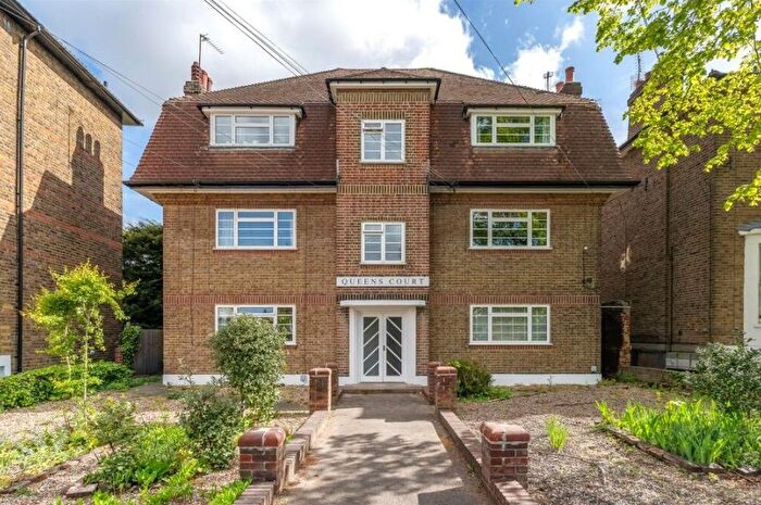 2 Bedroom Flat For Sale In Queens Road, Twickenham, TW1