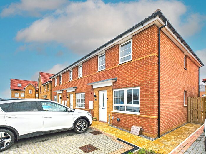 3 Bedroom End Terrace House For Sale In Dunnock Road, Whitby, North Yorkshire, YO22