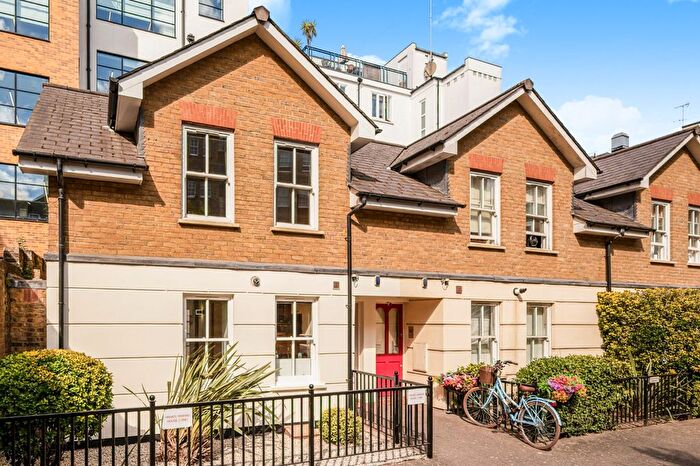 2 Bedroom Semi-Detached House For Sale In Three Cups Yard, Sandland Street, WC1R