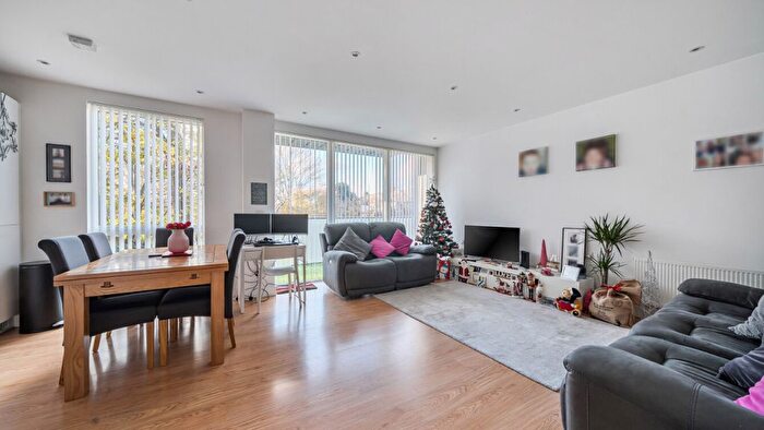 2 Bedroom Flat For Sale In High Street, Beckenham, BR3