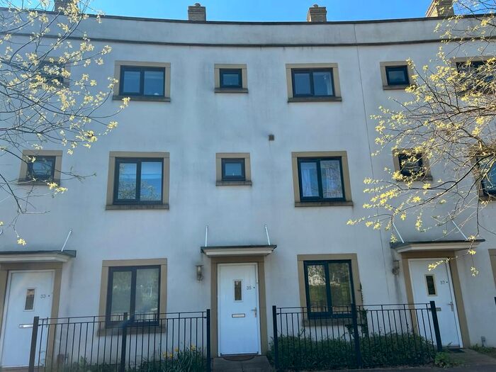 4 Bedroom Town House To Rent In Chariot Way, Cambridge, Cambridgeshire, CB4