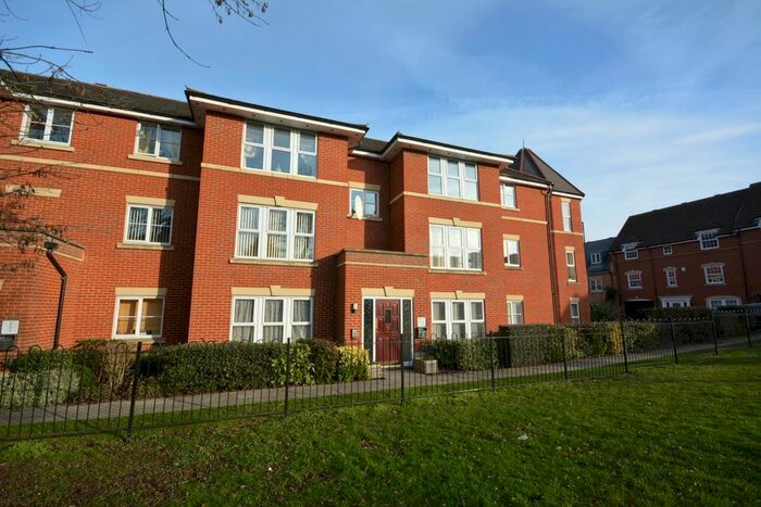 2 Bedroom Flat To Rent In Goodwin Close, Chelmsford, CM2