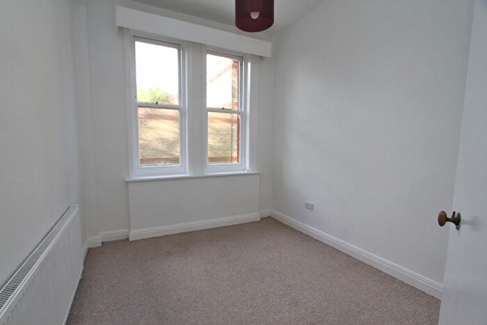 2 Bedroom Flat For Sale In Grange Road, Eastbourne, BN21