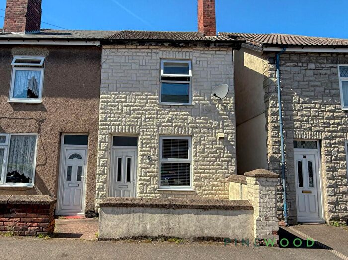 3 Bedroom End Of Terrace House For Sale In Newcastle Street, Huthwaite, NG17