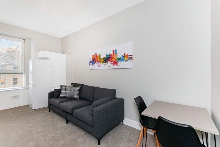 2 Bedroom Flat To Rent In Smith Street, Dundee, DD3