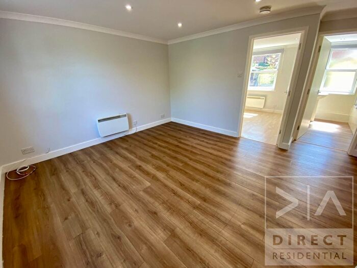1 Bedroom Flat To Rent In The Street, Ashtead Village, KT21