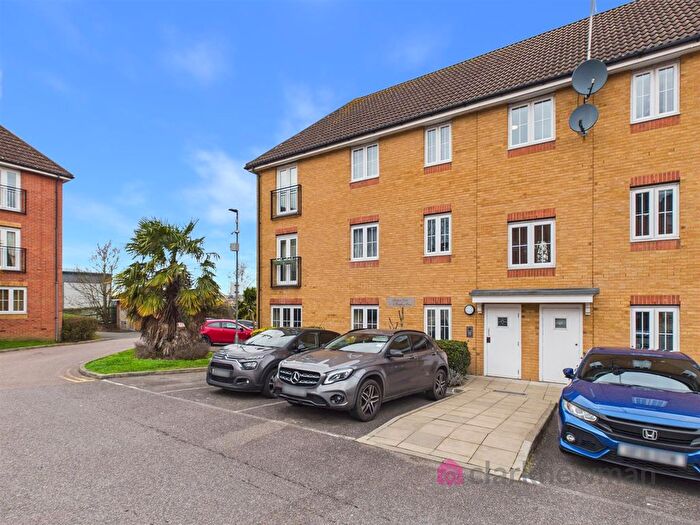 2 Bedroom Flat For Sale In Bromley Close, Harlow, CM20