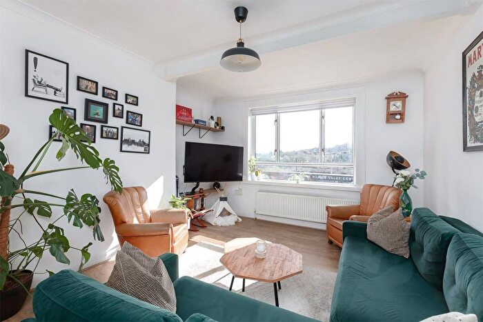 2 Bedroom Flat For Sale In /, Hutchison Cottages, Slateford, Edinburgh, EH14