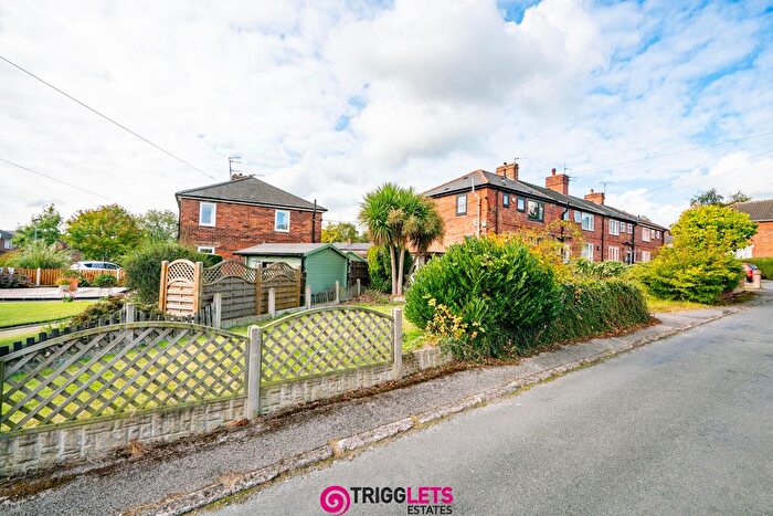 3 Bedroom Semi-Detached House For Sale In Longfields Crescent, Hoyland, Barnsley, S74