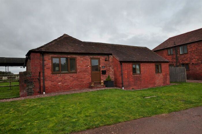 2 Bedroom Detached Bungalow To Rent In The Wain House, Mill End Court, HR8