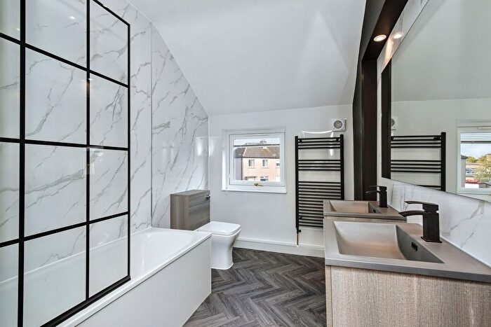 3 Bedroom Flat For Sale In Lampacre Road, Corstorphine, Edinburgh, EH12