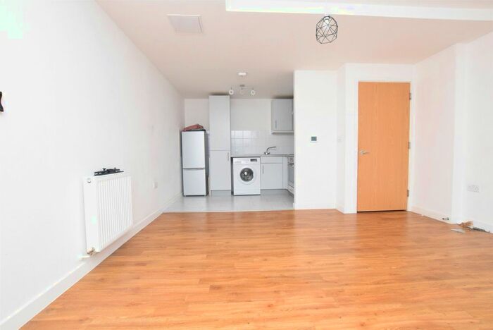 1 Bedroom Flat To Rent In Holly Court, Dolphin Approach, Romford, RM1
