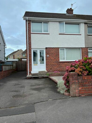 3 Bedroom Semi-Detached House To Rent In Dyffryn Road, Gorseinon, Swansea, SA4