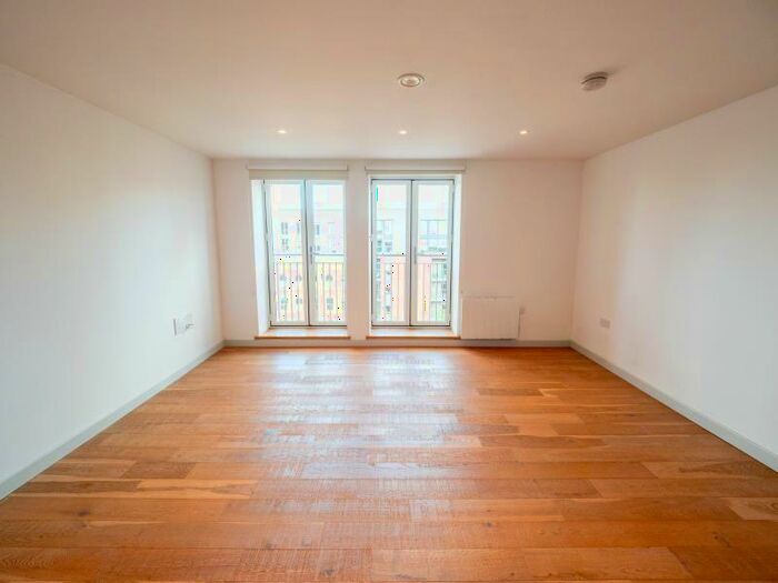 1 Bedroom Apartment To Rent In One Cutting Room Square, M4
