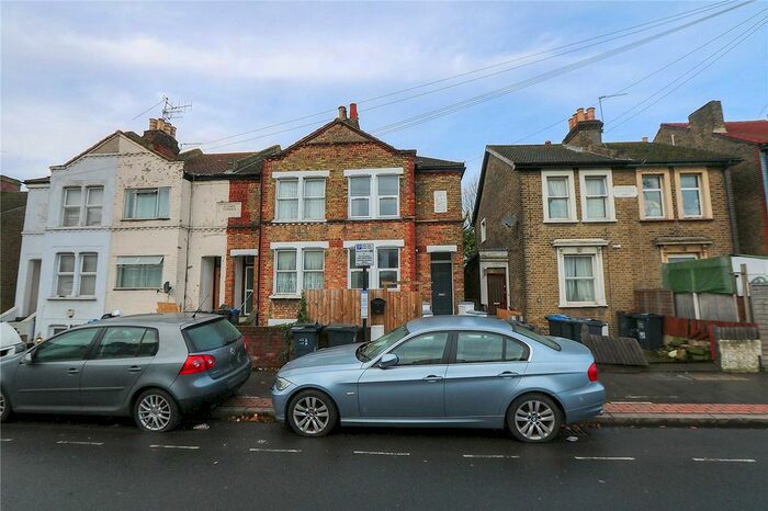 2 Bedroom Flat To Rent In Whitehorse Road, Croydon, CR0