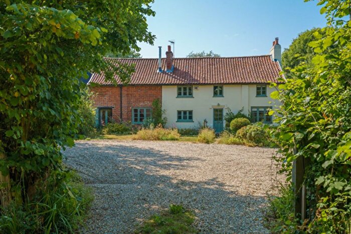 4 Bedroom Detached House For Sale In Norwich, Reymerston, NR9