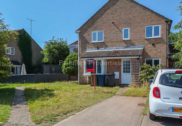 2 Bedroom Town House To Rent In The Sycamores, Milton, CB24