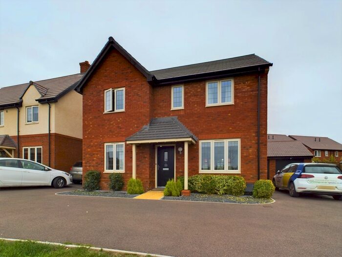 4 Bedroom Property To Rent In Snapdragon Close, Tewkesbury, Glos, GL20