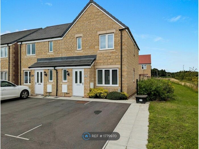 3 Bedroom Semi-Detached House To Rent In Hickory Way, Chippenham, SN15