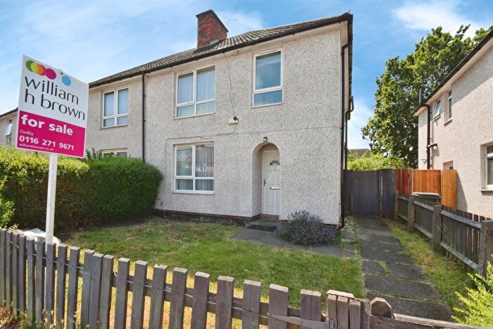 3 Bedroom Semi-Detached House For Sale In The Newry, Leicester, LE2