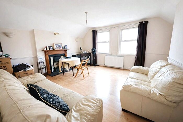 1 Bedroom Flat For Sale In Rushey Green, London, SE6