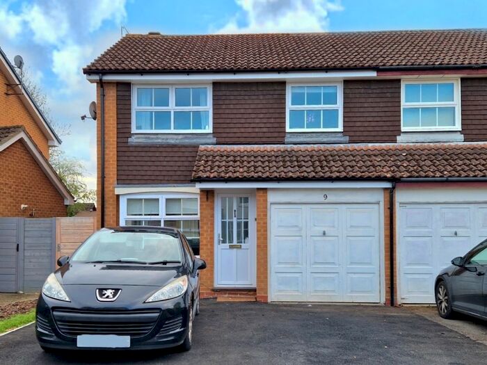 3 Bedroom Semi-Detached House To Rent In Chittering Close, Lower Earley, Reading, RG6