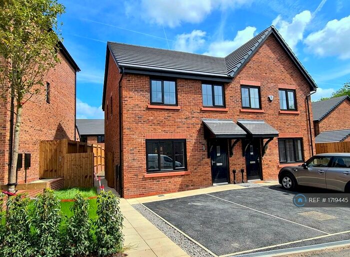 3 Bedroom Semi-Detached House To Rent In Heathside Drive, Prestwich, Manchester, M25