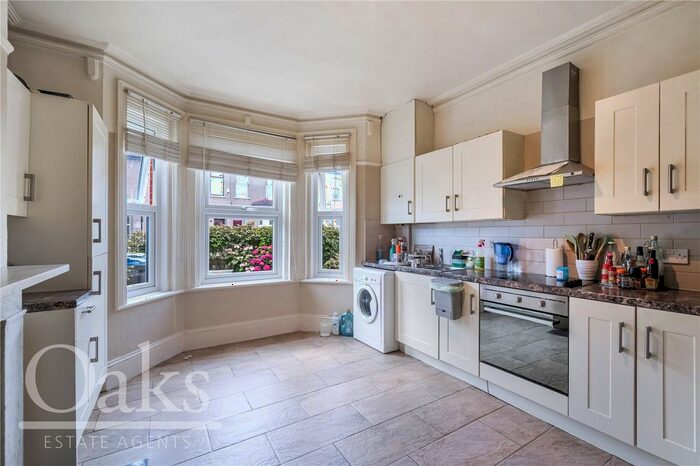 2 Bedroom Maisonette To Rent In Birchanger Road, London, SE25