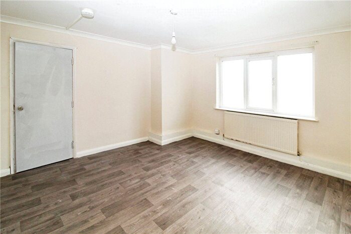 1 Bedroom Property To Rent In Old Lodge Lane, Purley, CR8