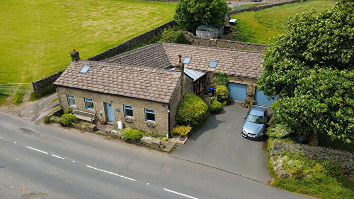 4 Bedroom Detached House For Sale In Brook Hill, Carlecotes, Sheffield, S36