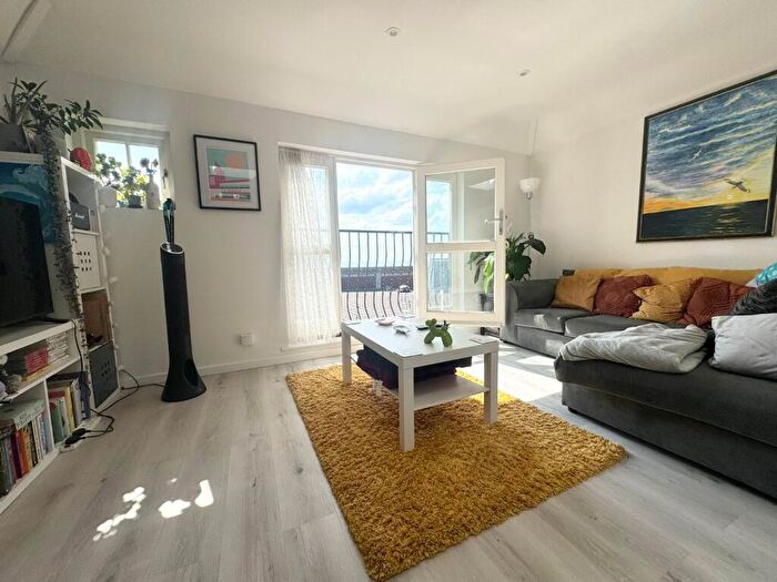 2 Bedroom Flat To Rent In High Street, Margate, Kent, CT9
