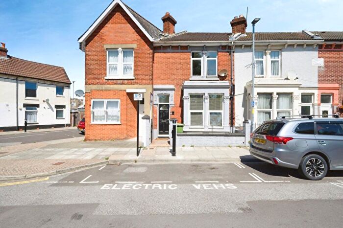 3 Bedroom Terraced House For Sale In North End Avenue, Portsmouth, Hampshire, PO2