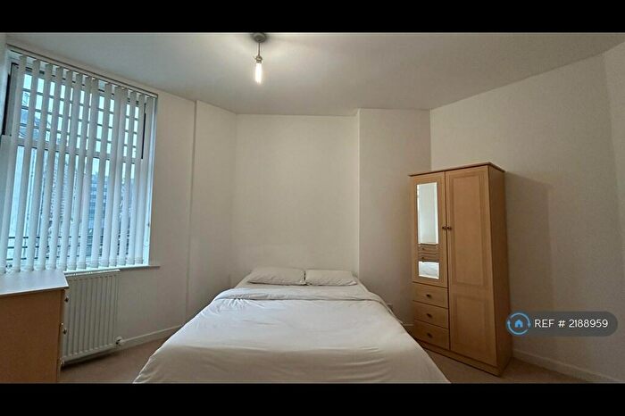 2 Bedroom Flat To Rent In Trinity Street, Aberdeen, AB11