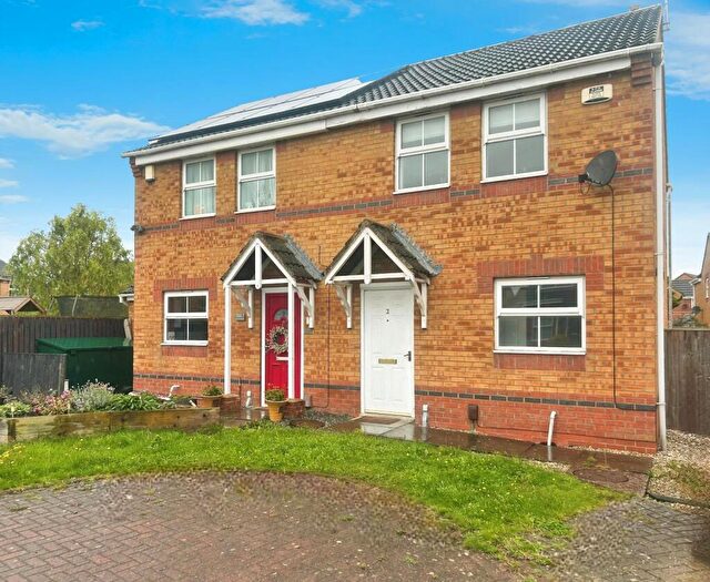 3 Bedroom Semi-Detached House To Rent In Lancaster Court, Scartho Top, Grimsby, Lincolnshire, DN33