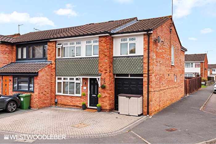 5 Bedroom Semi-Detached House For Sale In Lyttons Way, Hoddesdon, EN11