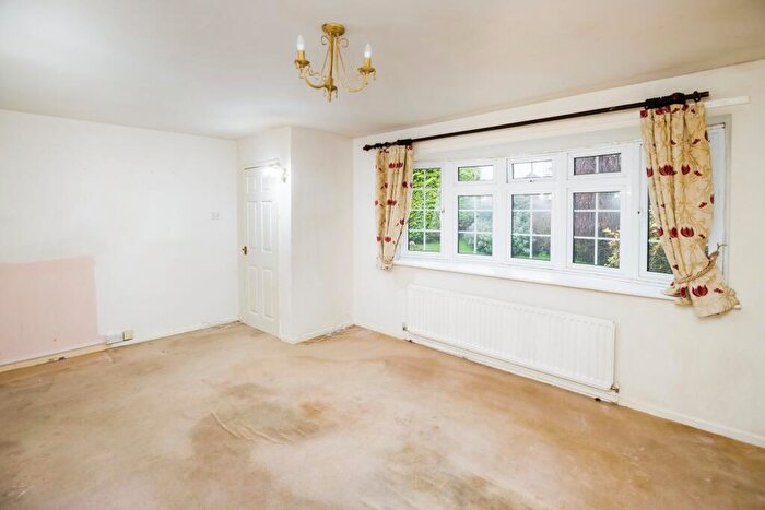 3 Bedroom Bungalow For Sale In Maple Close, Gresford, Wrexham, LL12