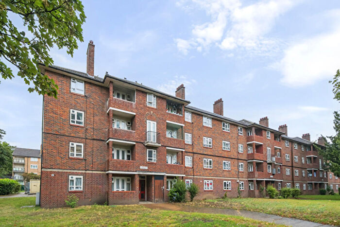 2 Bedroom Apartment For Sale In Ravens Way, Lee, SE12