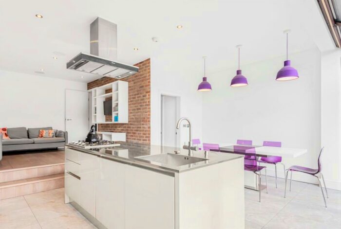 5 Bedroom End Of Terrace House To Rent In Hollies End, Mill Hill, NW7