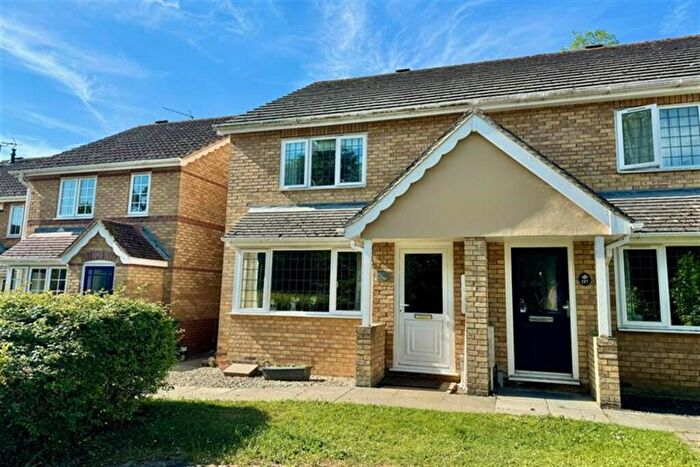 3 Bedroom Semi-Detached House For Sale In Hawthorn Close, Halstead, CO9