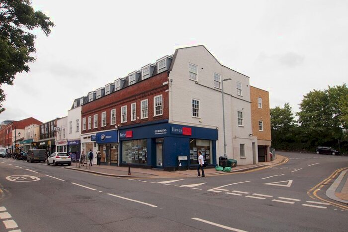 1 Bedroom Flat For Sale In Crummock Chase, Surbiton, Surrey, KT6