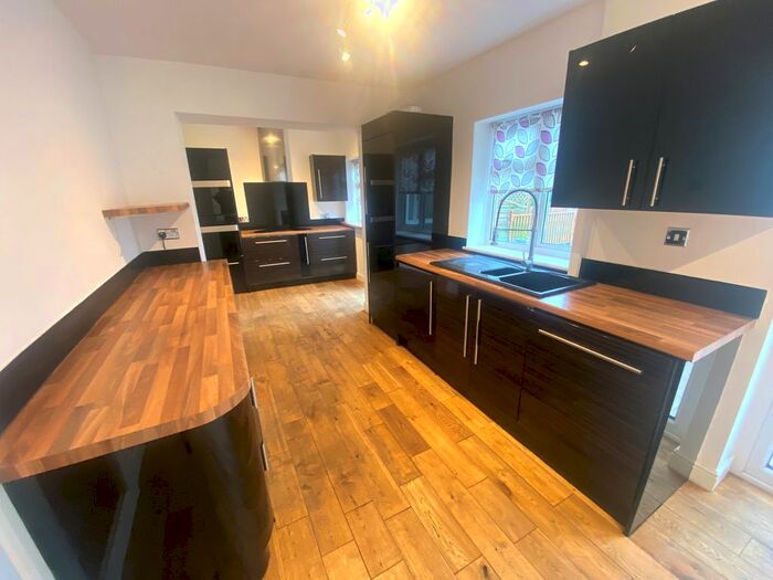 4 Bedroom Semi-Detached House To Rent In Shellard Road, Filton, Bristol, BS34