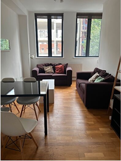 3 Bedroom Flat To Rent In Grays Inn Road, London, WC1X